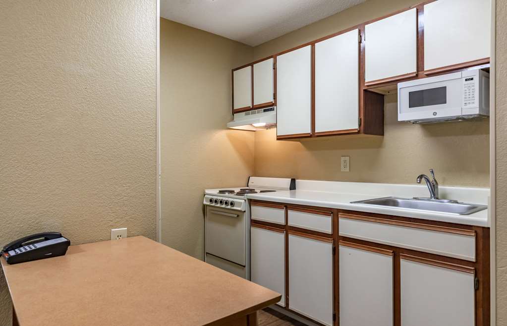 Extended Stay America Suites San Antonio Colonnade Medical - photo 12