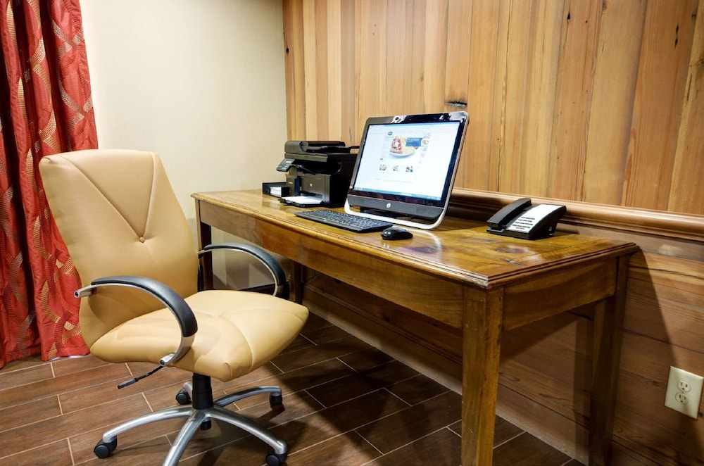 Hampton Inn & Suites Tifton - photo 19