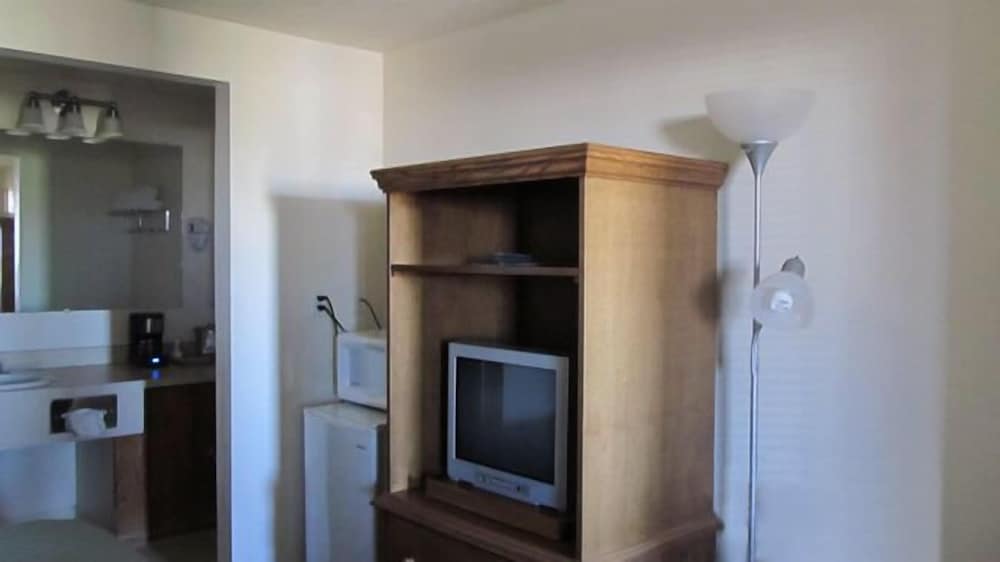 Sagebrush Inn - photo 12