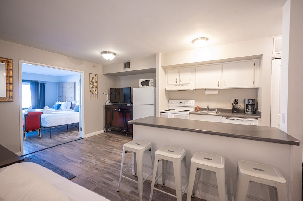 1Bd1Ba w BonusRM Stay Together Suites - photo 18