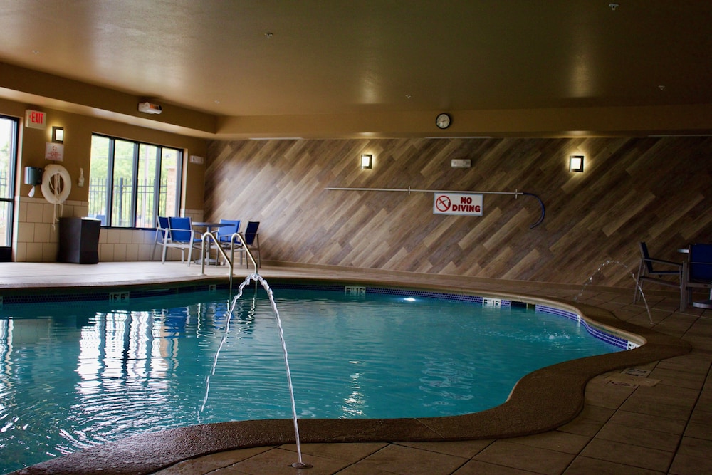Holiday Inn Express Hotel & Suites Crawfordsville by IHG - photo 18