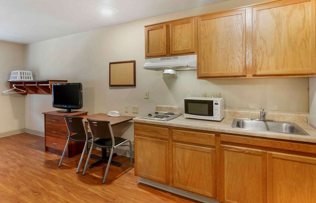 Extended Stay America Select Suites Kansas City South I 49 - photo 41