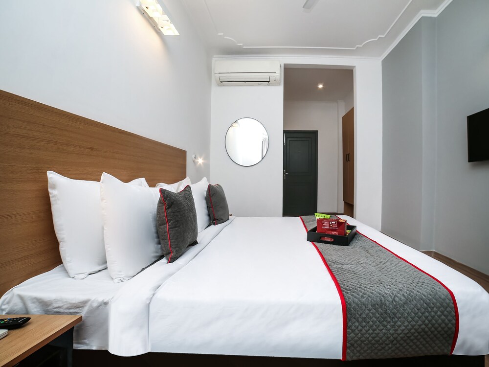 OYO Townhouse 062 Cyber City