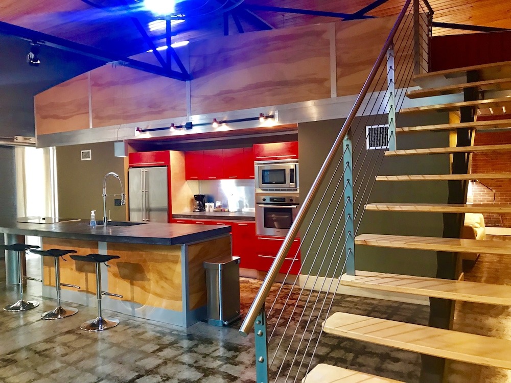 The Hangar Lofts Hotel - photo 17