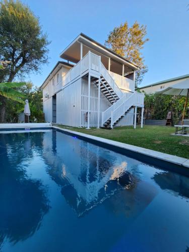 OXLEY Mineral Pool & Private Home suburbanSTAY — 4-Star Luxury Hotel in Brisbane, Australia