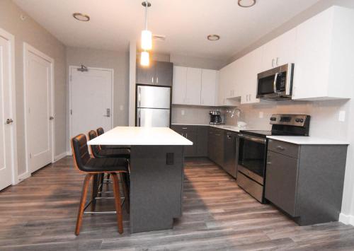 Luxury Apartment W Gym Steps From Commuter Rail 2013 15498929 — Reading