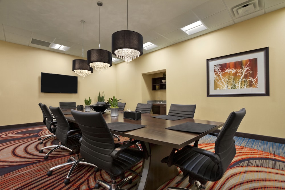 Embassy Suites by Hilton Knoxville West - photo 33