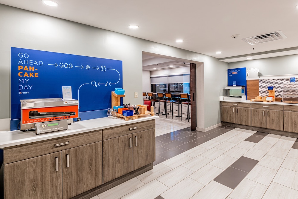 Holiday Inn Express Indianapolis South by IHG - photo 52