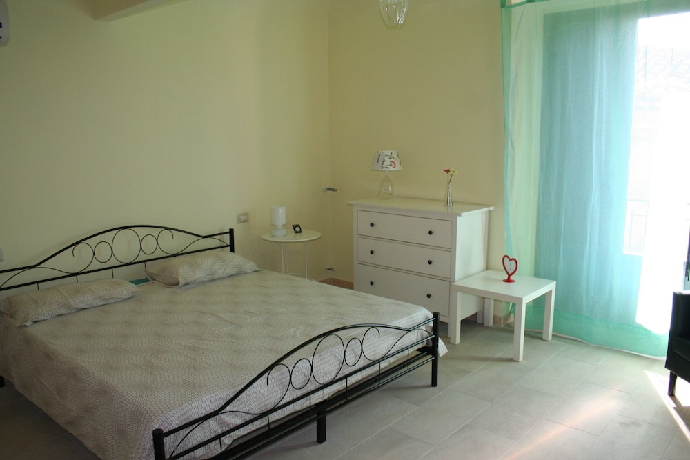 Bed & Breakfast Terrazze Bella Epoque — 4-Star Luxury Hotel in Acireale, Italy