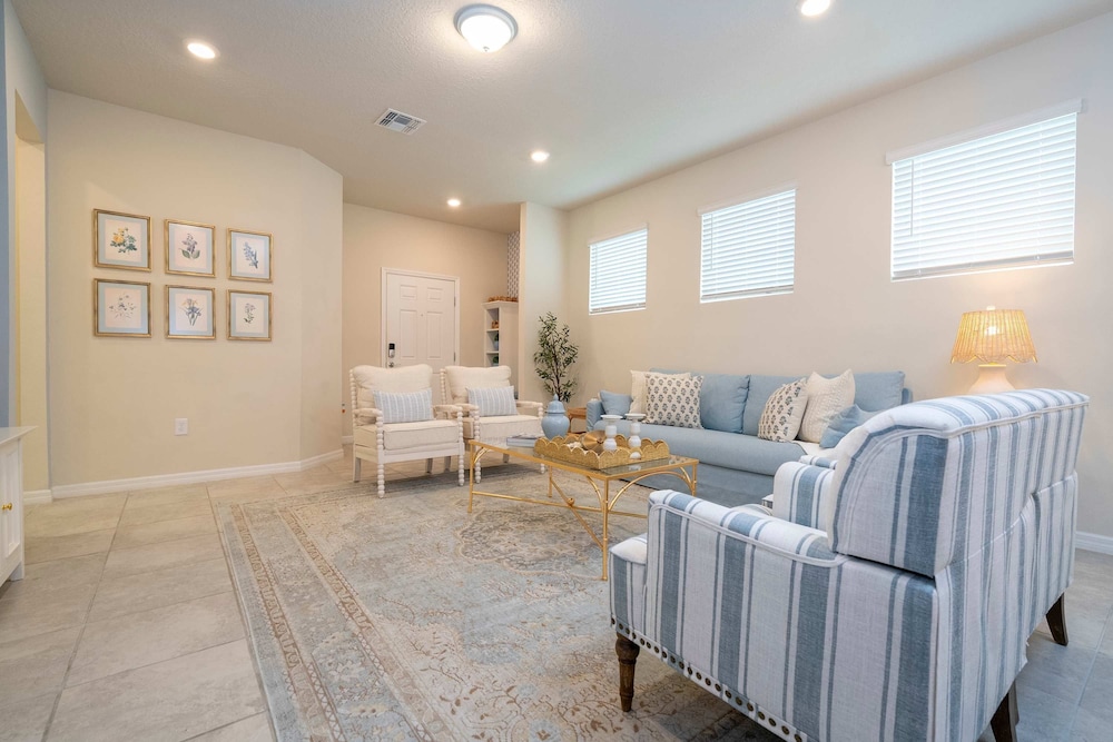 Amazing 5 Suite Home With Resort style Amenities - photo 9