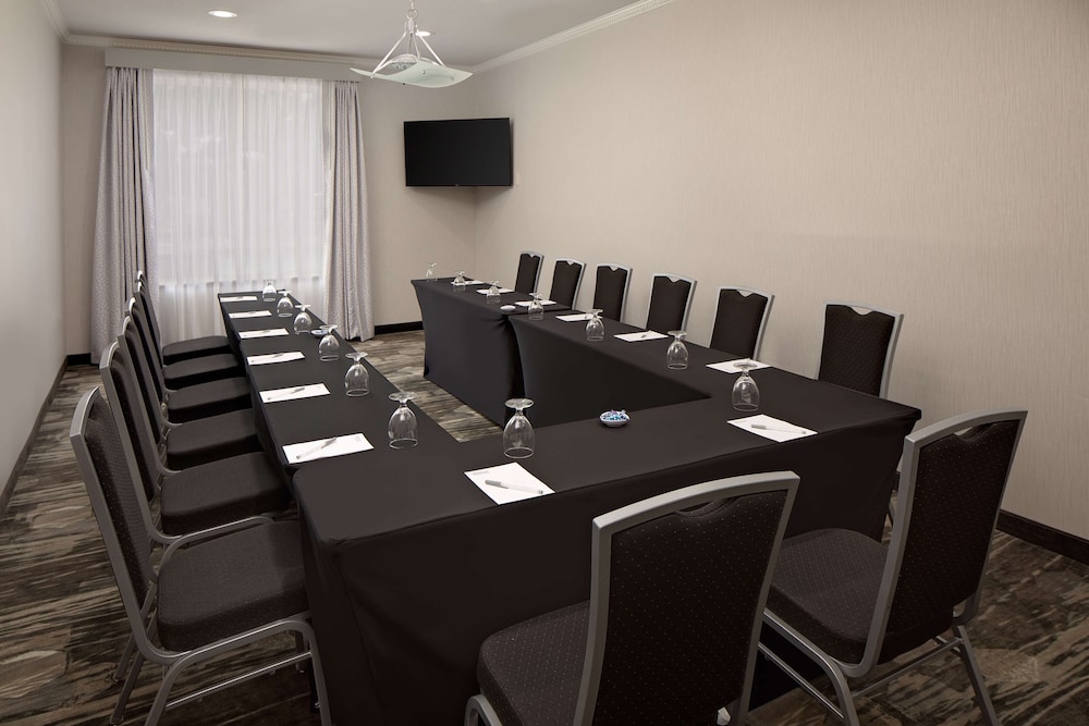 Hilton Garden Inn DFW Airport South - photo 35
