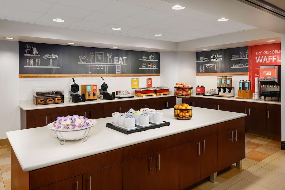 Hampton Inn & Suites West Sacramento - photo 20