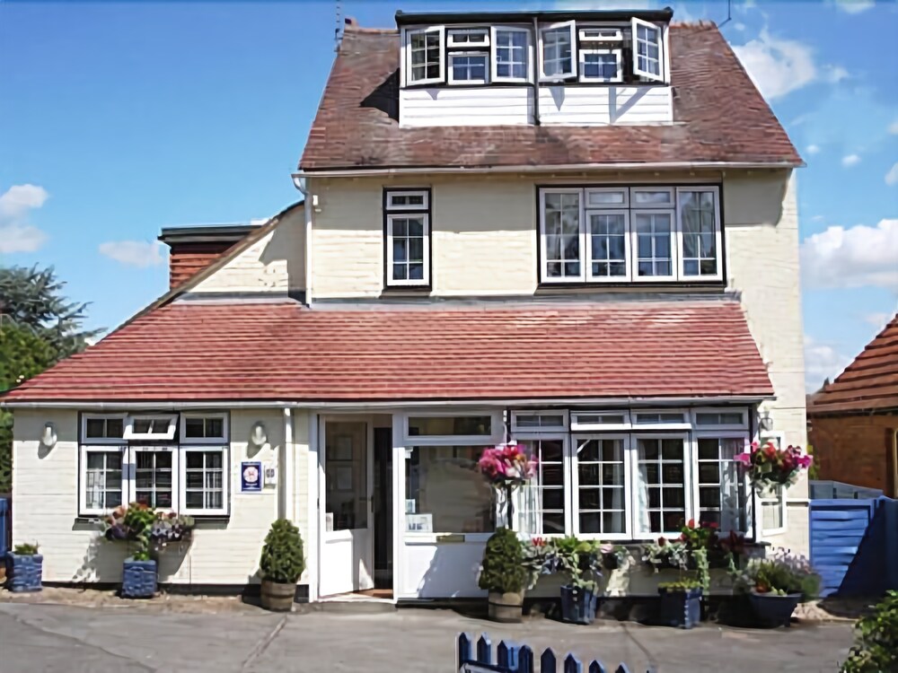 Penryn Guest House — 4-Star Luxury Hotel in Stratford-Upon-Avon, United Kingdom