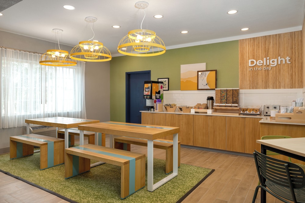 Spark by Hilton El Paso University - photo 25