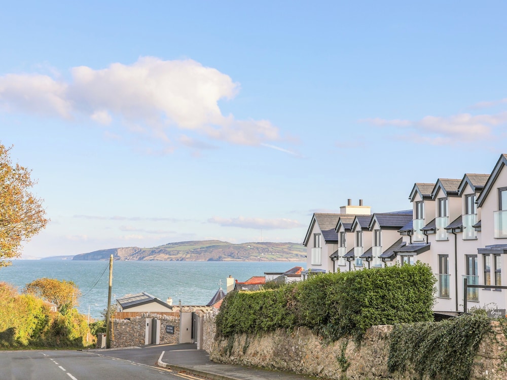 Sandy Bay Retreat — 4-Star Luxury Hotel in Benllech, United Kingdom