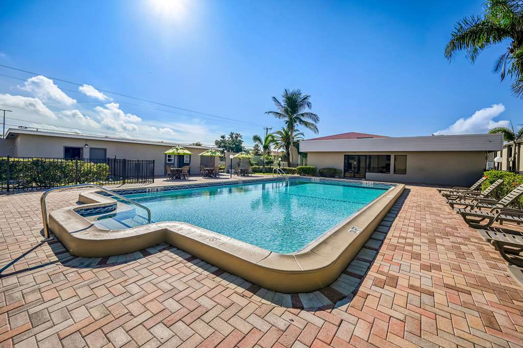Quality Inn Fort Myers Cape Coral - photo 26