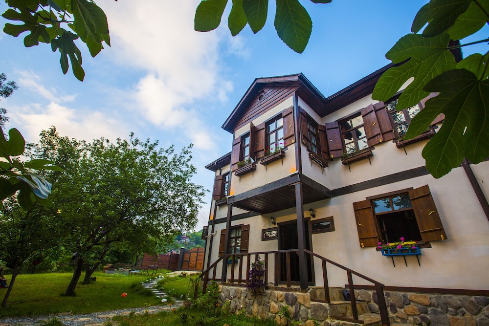 Şamlıoğlu Historical Mansion — 5-Star Luxury Hotel in Akcaabat, Turkey