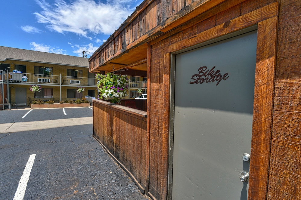 Moab Rustic Inn - photo 57
