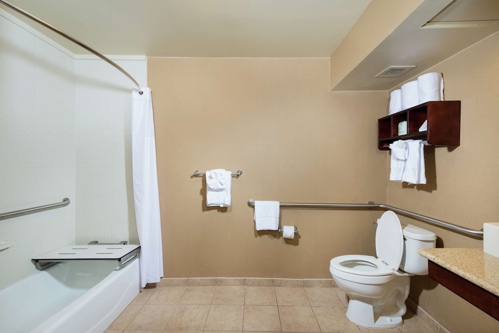 Hampton Inn Tuscaloosa University - photo 23