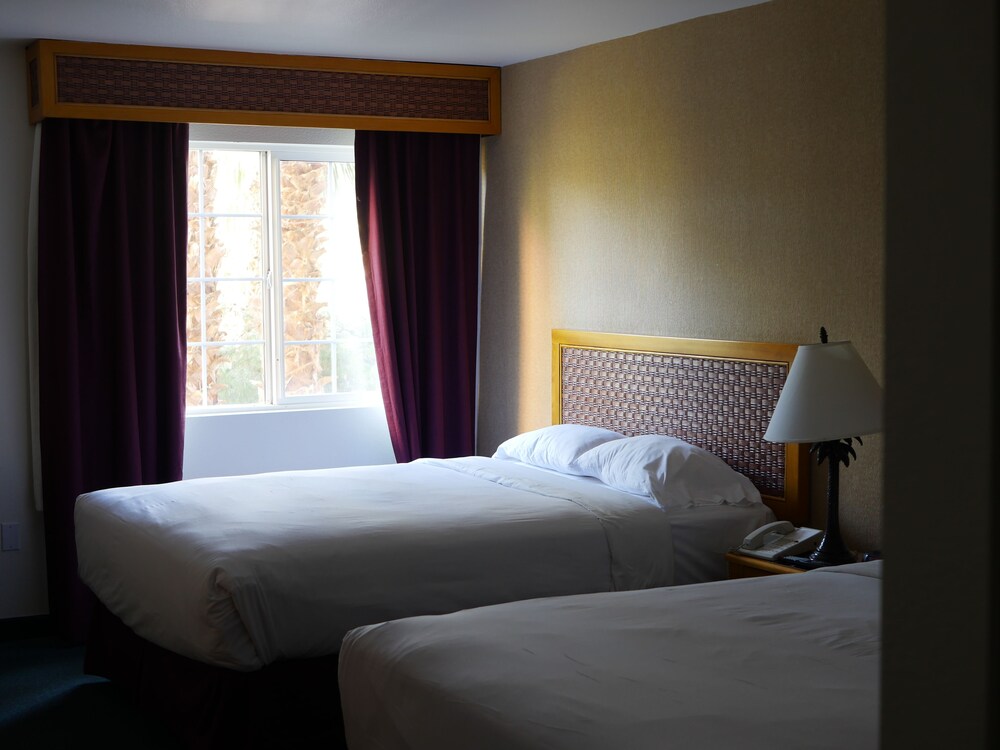 CasaBlanca Resort and Casino - photo 4