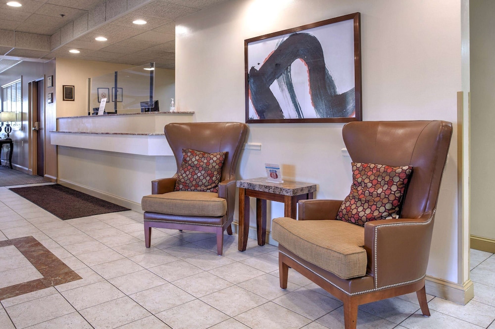 Howard Johnson by Wyndham Amherst Hadley - photo 12