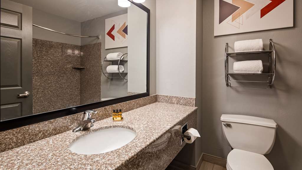 Best Western Plus New Cumberland Inn & Suites - photo 26