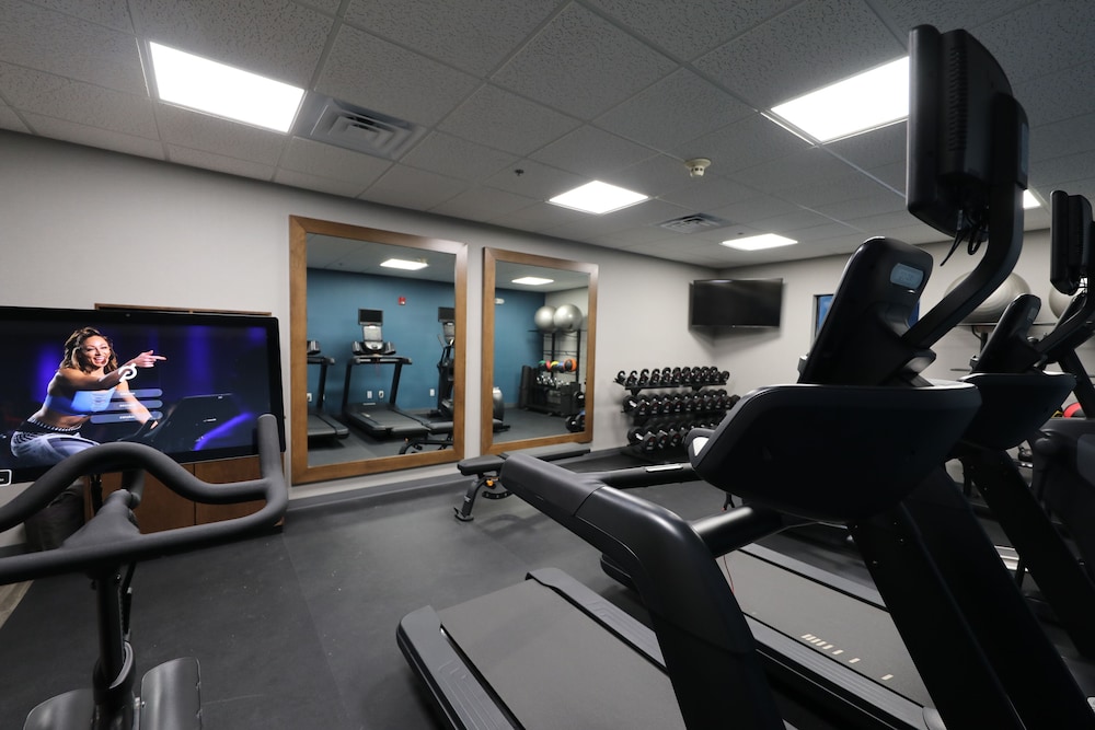 Hampton Inn Hutchinson - photo 63