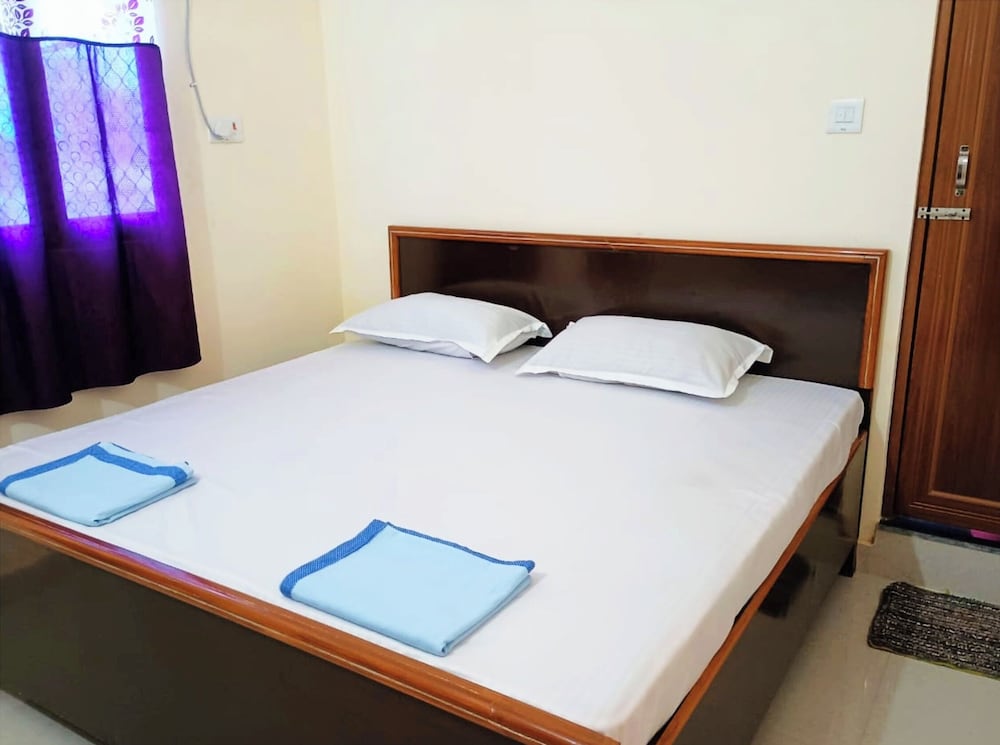 Hotel Ajaya Varanasi in Ajodhya, India