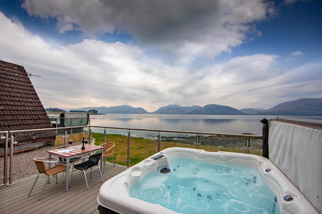 Loch Linnhe Waterfront Lodges with Hot Tubs in Fort William, United Kingdom