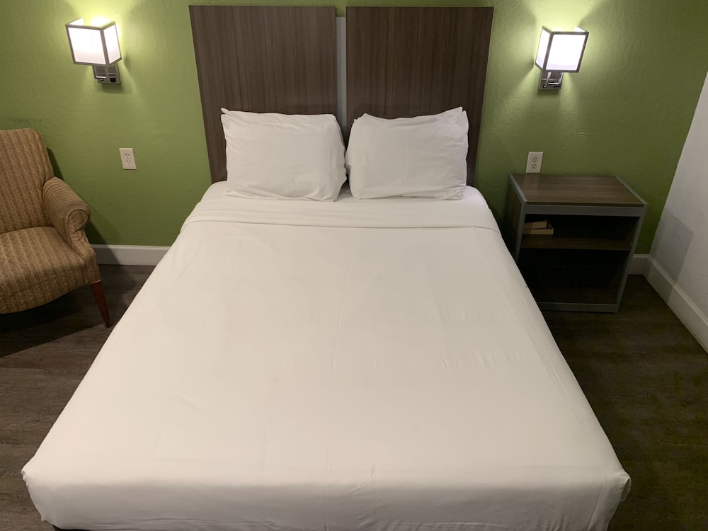 Gilroy Inn - photo 14