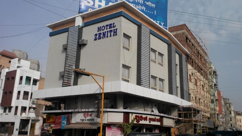 Hotel Zenith - carbon neutral hotel in Surat
