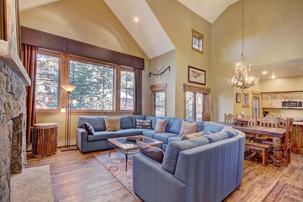 Mountain Thunder M300 — 4-Star Luxury Hotel in Breckenridge, United States