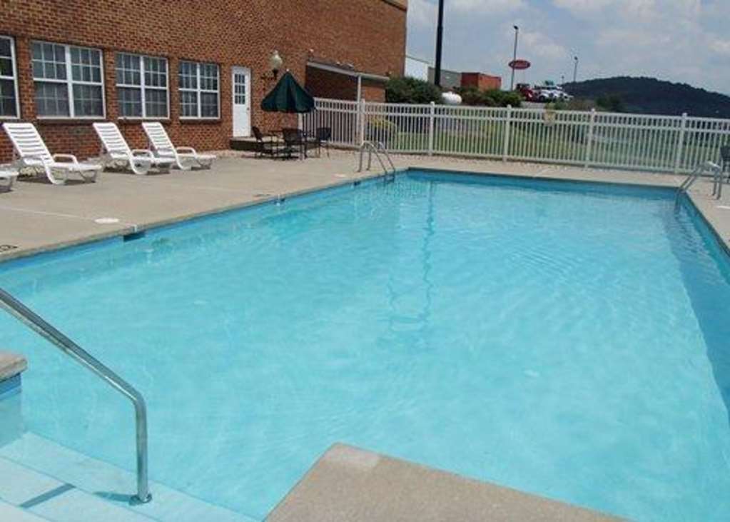 Comfort Inn & Suites Raphine Lexington near I 81 and I 64 - photo 26
