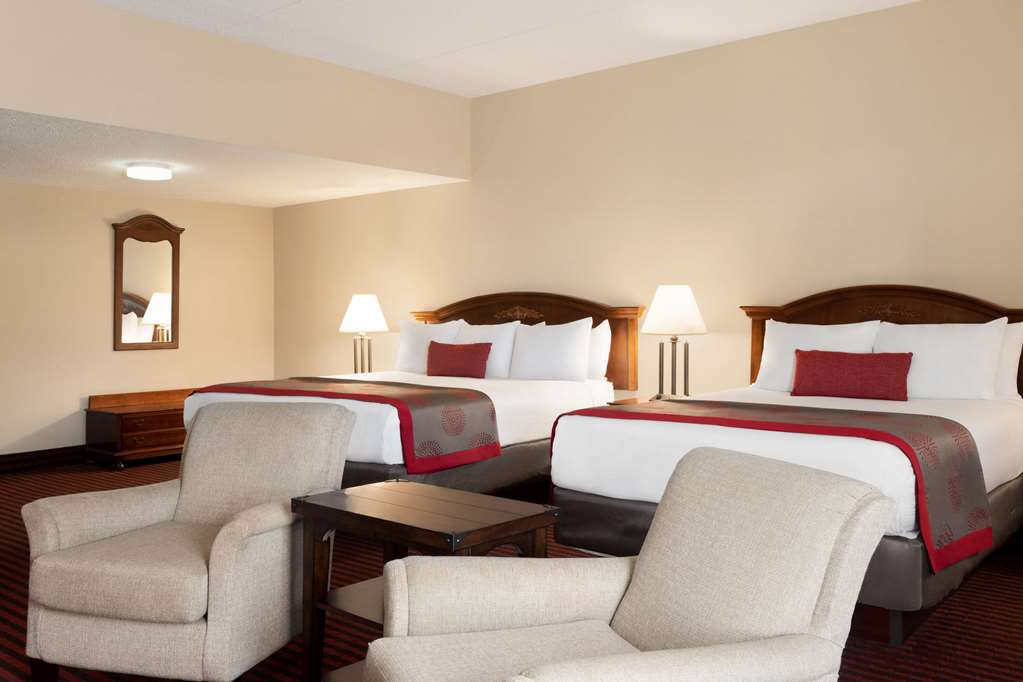 Ramada by Wyndham Pigeon Forge North - photo 18