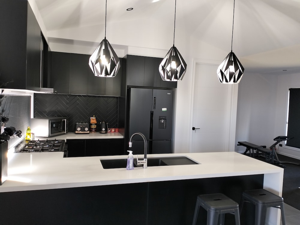 The Black house — 4-Star Luxury Hotel in Wahgunyah, Australia