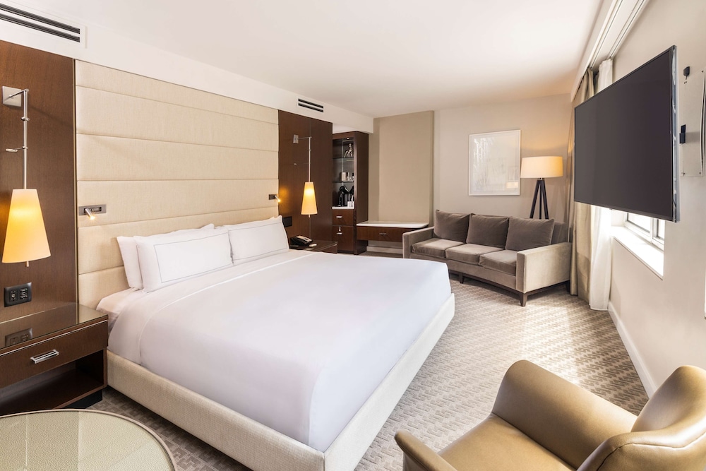 The Statler Dallas Curio Collection By Hilton - photo 32