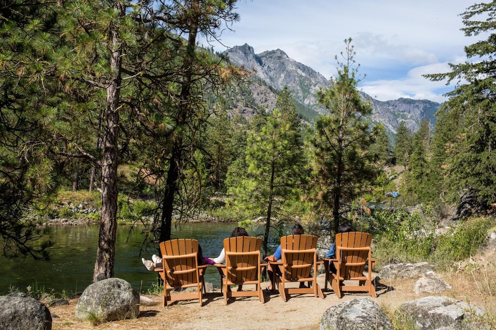 Sleeping Lady Mountain Resort & Spa - photo 36