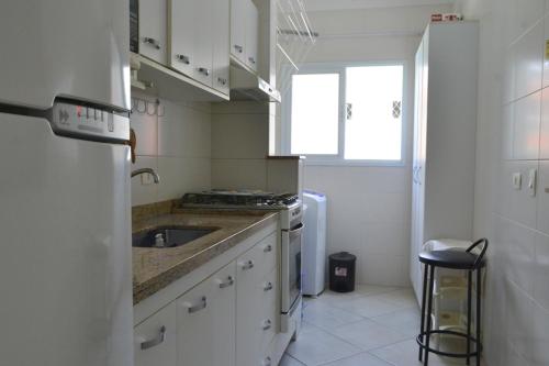 Aluga se Apto 2 Quartos sendo 1 suíte 3 Ar cond. Mobília completa Praia Grande Ubatuba SP — 4-Star Luxury Hotel in Ubatuba, Brasil