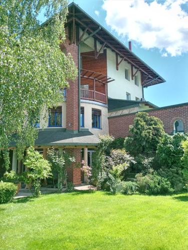 Hotel Athos in Unknown City, Bosnia and Herzegovina