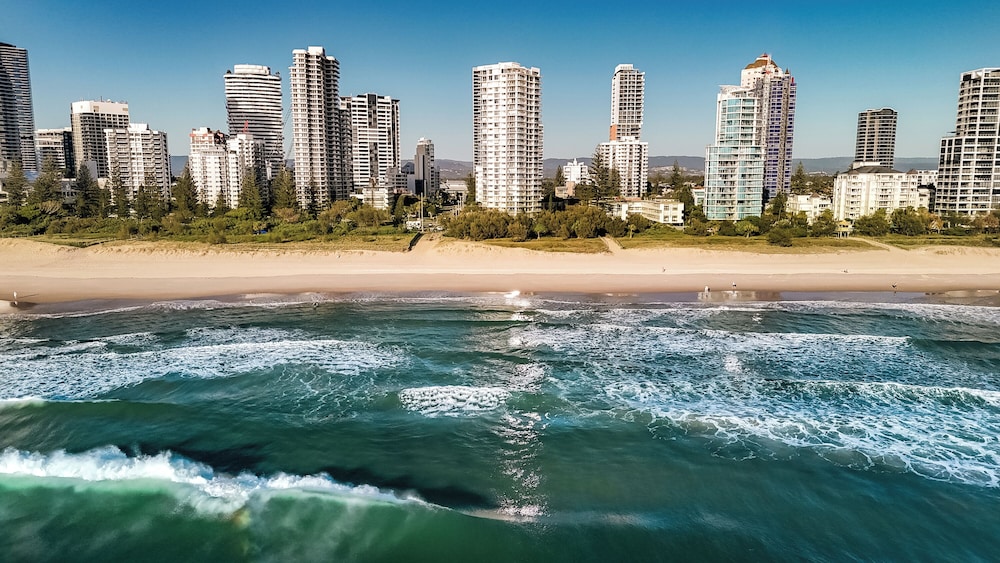 Talisman Beachside — 4-Star Luxury Hotel in Broadbeach, Australia
