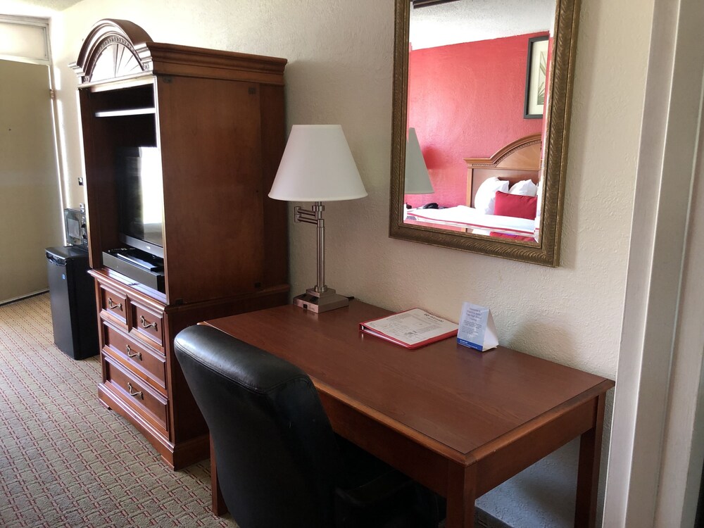 Ramada By Wyndham New Iberia - photo 10
