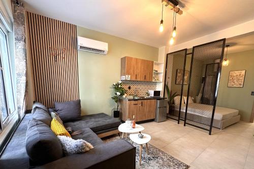National Garden and Panathenaic Stadium area Moden Cozy Studio A — 4-Star Luxury Hotel in Athens, Greece