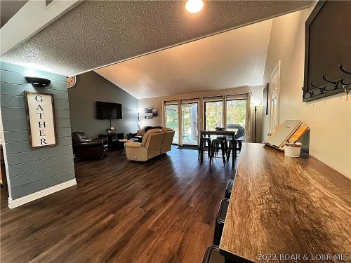 No Putts Given. Cozy home on Par 4 free Golf Cart and Pool access — 4-Star Luxury Hotel in Osage Beach, United States
