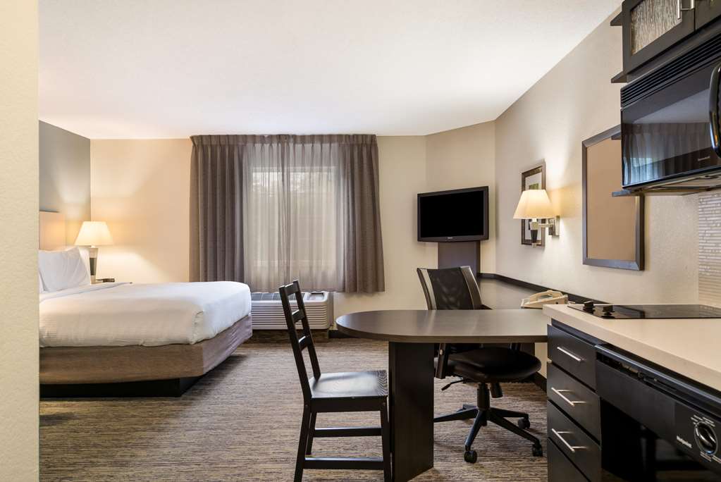 Sonesta Simply Suites Hampton - photo 18