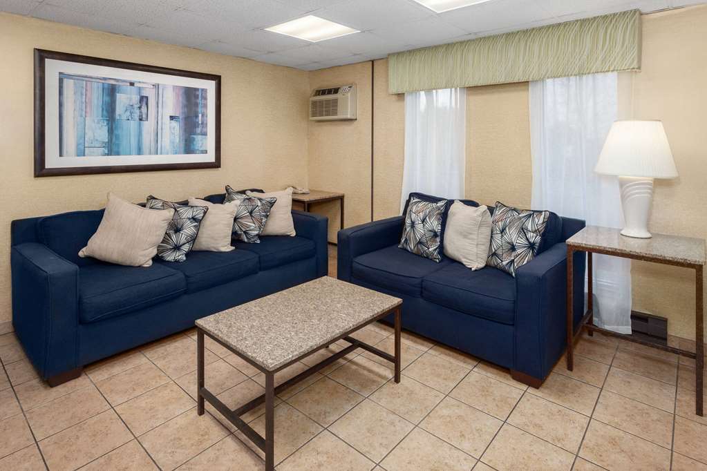Days Inn by Wyndham Rockford I 90 Casino District - photo 6