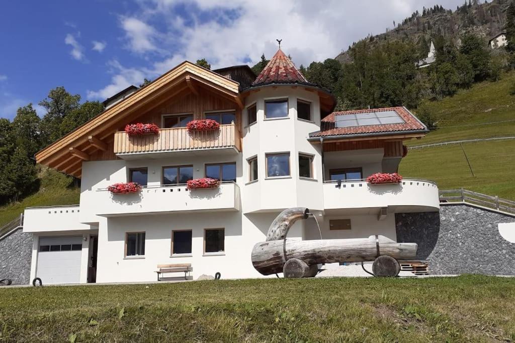 Appartamento L Aier Arabba Dolomiti — 4-Star Luxury Hotel in Livinallongo Del Col Di Lana, Italy