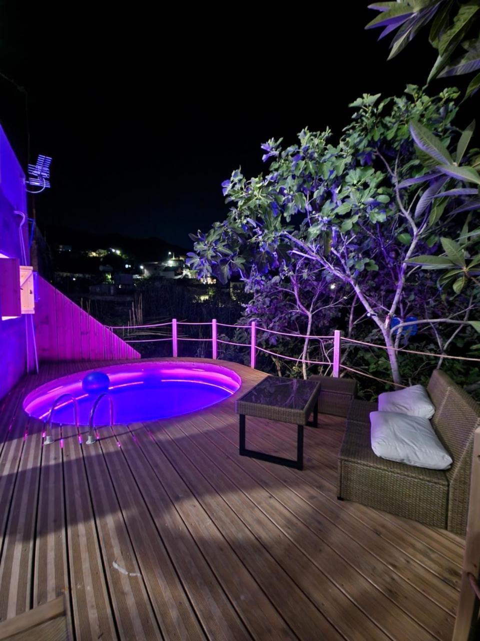 Aprosmeno Jacuzzi House 3 with Private Pool