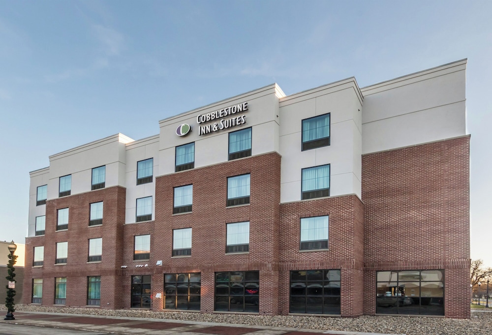 Cobblestone Inn & Suites Waverly — hotel in Waverly