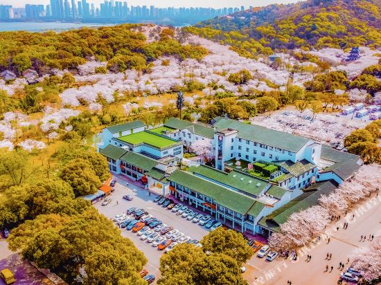 Yinghua Hotel in Wuxi, People's Republic of China