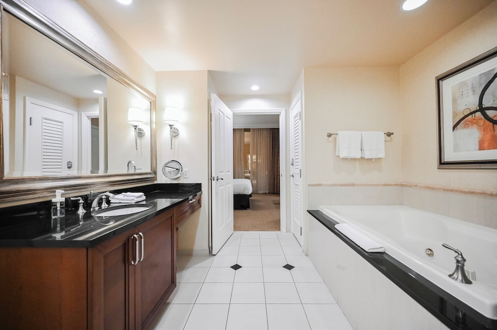 StripViewSuites at Signature - photo 228
